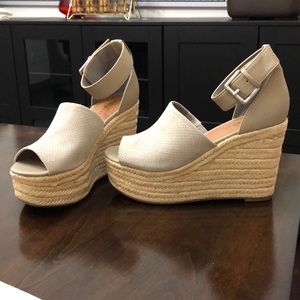 Indigo Rd Airy espadrille wedge size 6